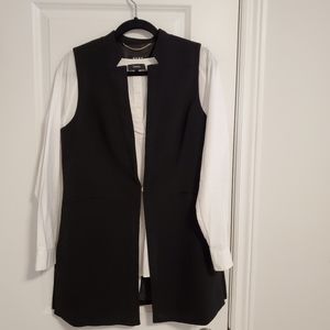 NWOT DKNY size M black vest with gold detail